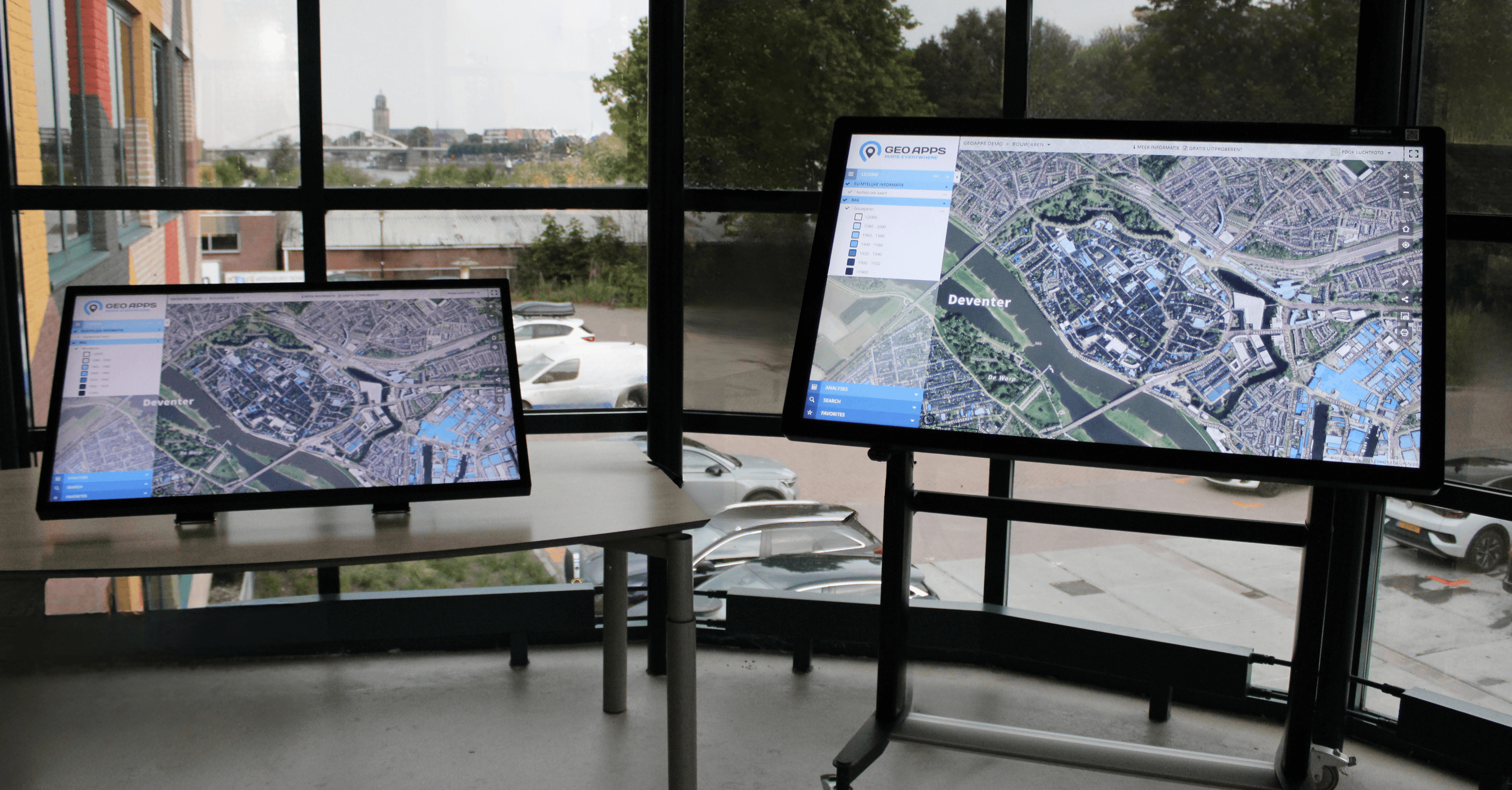 TouchTable in landschapsformaat voor kaartentafel toepassingen