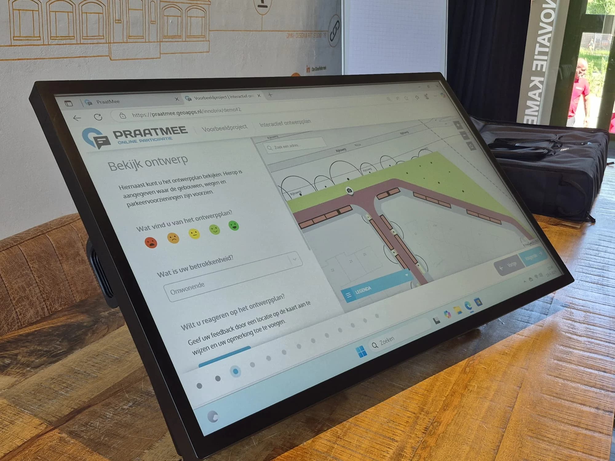 Bewoners rond de TouchTable
